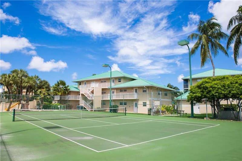 Beach Living At Plantation Village Blgs George Town Exterior photo